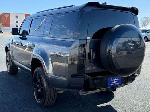 Used 2023 Land Rover Defender 130 First Edition image 8