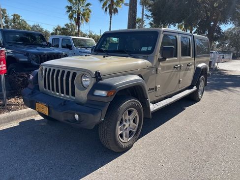 Certified 2020 Jeep Gladiator Sport w/ Quick Order Package 24S image 2