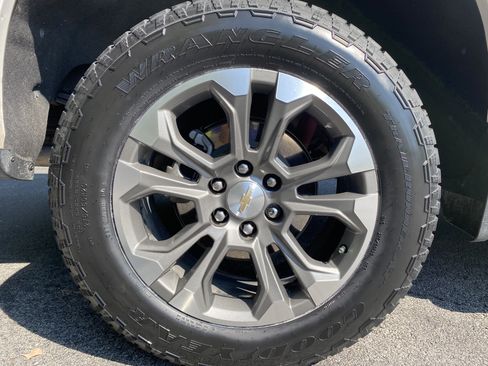 Used 2024 Chevrolet Silverado 1500 High Country w/ Technology Package AWD/4WD image 48