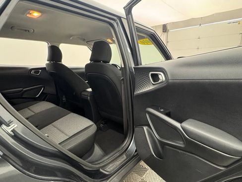 Used 2020 Kia Soul S FWD image 31