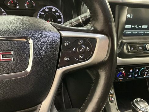 Used 2019 GMC Acadia SLE image 28