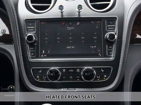 Used 2019 Bentley Bentayga V8 image 7