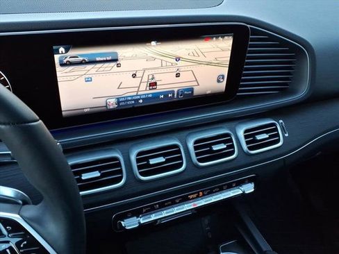 Used 2025 Mercedes-Benz GLE 450e 4MATIC image 5