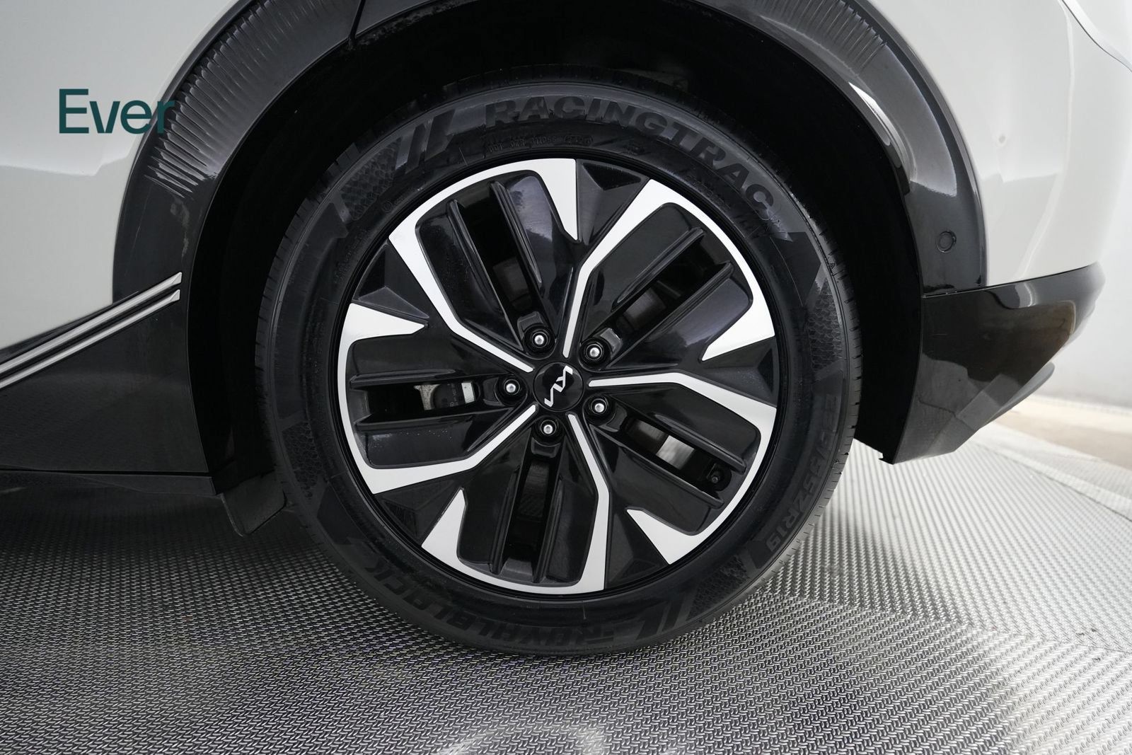 Used 2023 Kia EV6 Wind w/ Wind Technology Package AWD/4WD image 9