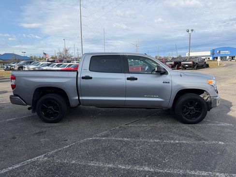 Used 2016 Toyota Tundra SR5 AWD/4WD image 6