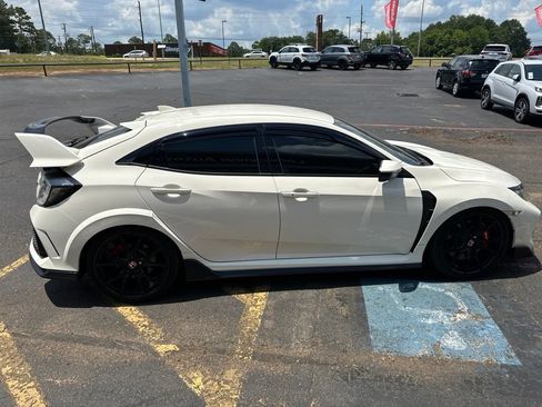 Used 2019 Honda Civic Type R image 3