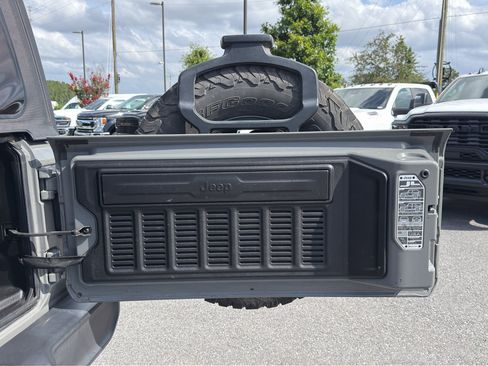 Used 2022 Jeep Wrangler Unlimited Rubicon AWD/4WD image 34