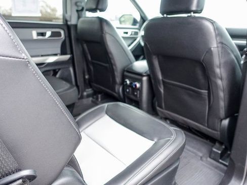 Used 2023 Ford Explorer XLT w/ Equipment Group 202A AWD/4WD image 15