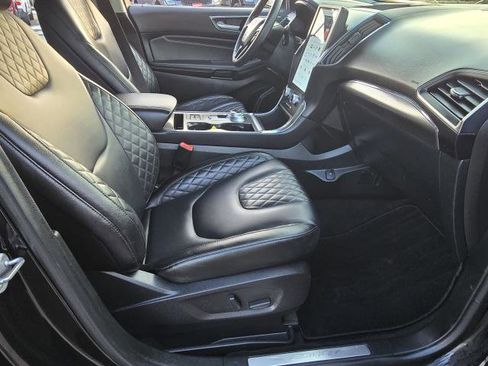 Used 2024 Ford Edge Titanium image 10