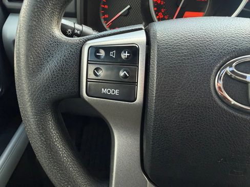 Used 2010 Toyota 4Runner SR5 AWD/4WD image 25