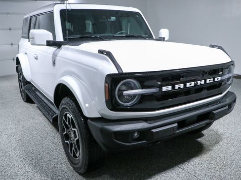 Used 2025 Ford Bronco Outer Banks AWD/4WD image 5