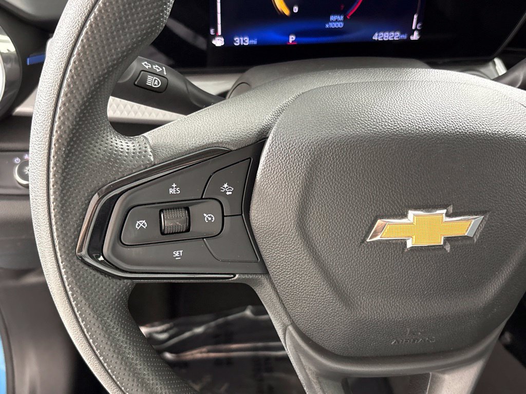 Used 2025 Chevrolet Trax LT FWD image 32