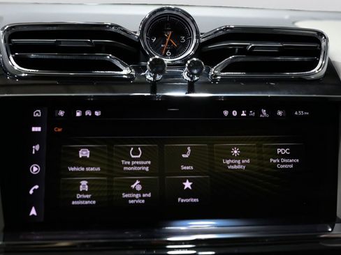 Used 2022 Bentley Bentayga image 50