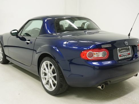 Used 2011 MAZDA MX-5 Miata Grand Touring RWD image 6