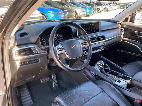 Used 2022 Kia Telluride SX w/ SX Prestige Package image 18