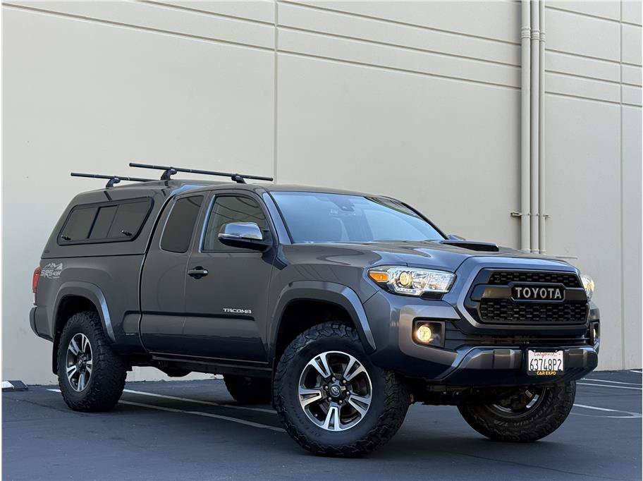 Used 2019 Toyota Tacoma TRD Sport AWD/4WD image 26