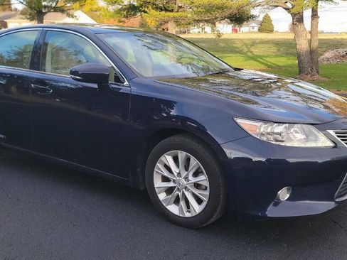 Used 2013 Lexus ES 300h image 1