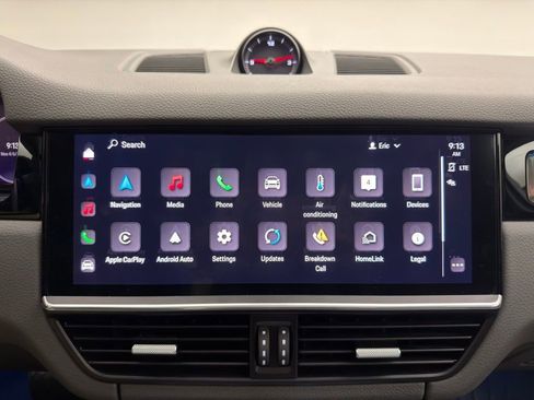 Used 2023 Porsche Cayenne image 13