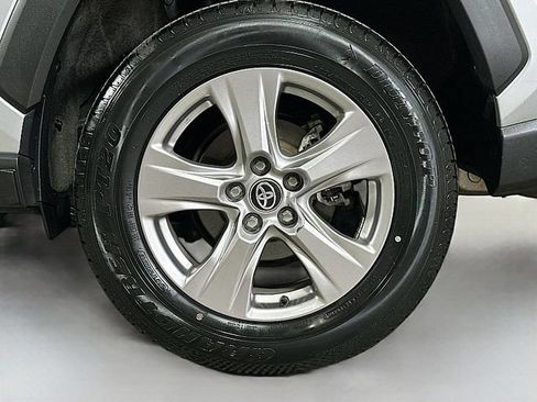 Used 2025 Toyota RAV4 XLE AWD/4WD image 30