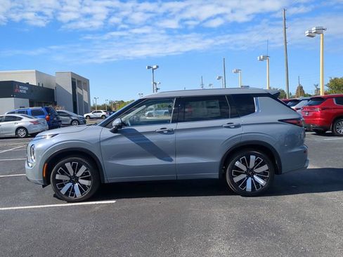 New 2026 Mitsubishi Outlander SEL FWD image 9