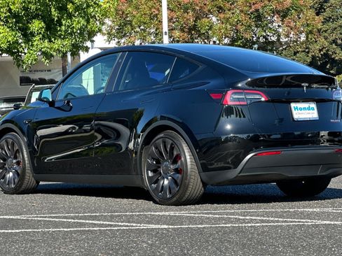 Used 2022 Tesla Model Y Performance AWD/4WD image 3