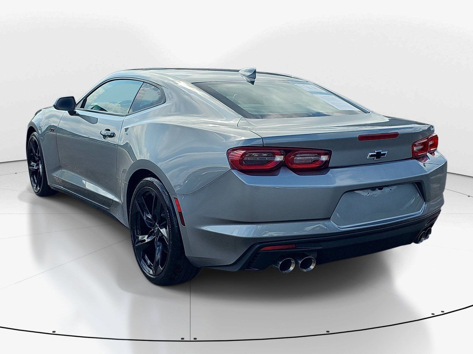 Used 2024 Chevrolet Camaro LT w/ Technology Package RWD image 6