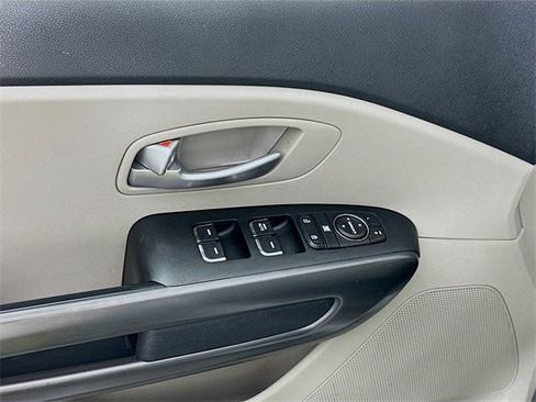 Used 2020 Kia Sedona EX image 17