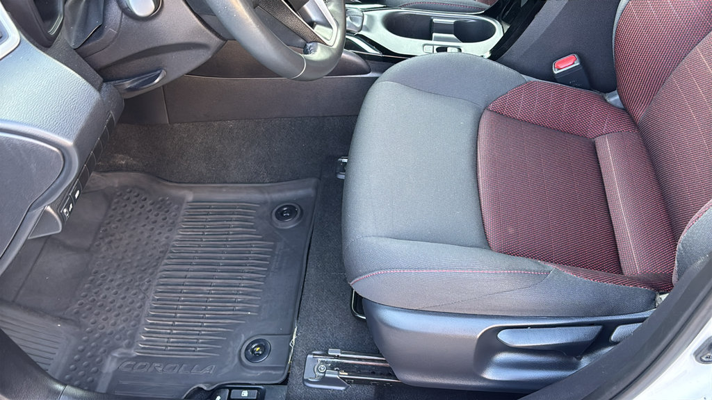 Used 2025 Toyota Corolla SE FWD image 25