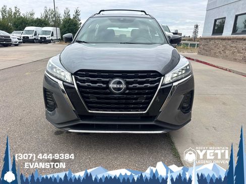 Used 2023 Nissan Kicks SR w/ Interior Electronics Package FWD image 8
