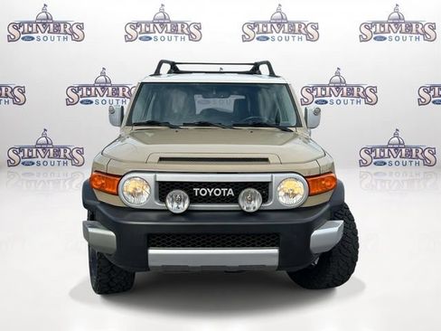 Used 2011 Toyota FJ Cruiser 2WD w/ Convenience Pkg image 8