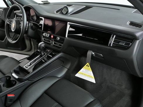 New 2026 Porsche Macan S image 25