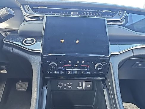 Used 2024 Jeep Grand Cherokee Trailhawk image 6