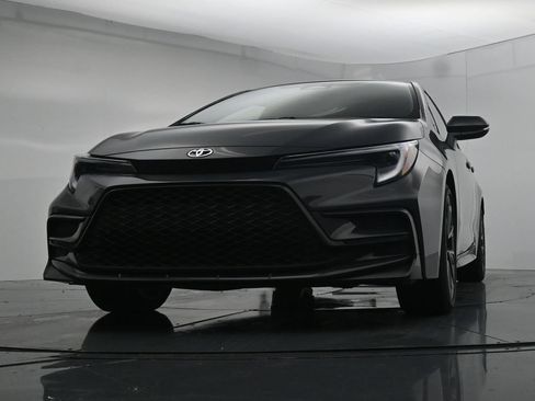 Used 2025 Toyota Corolla SE FWD image 19