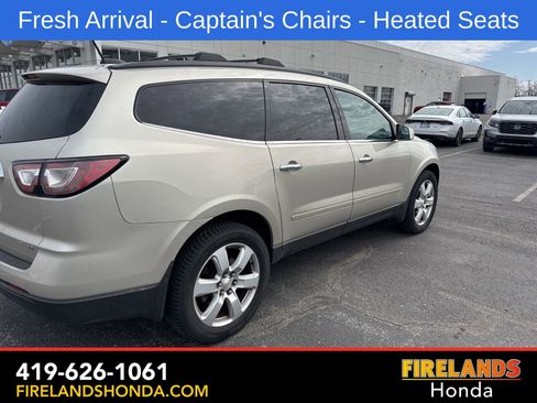 Used 2017 Chevrolet Traverse LT w/ Style and Technology Package image 8