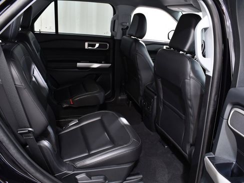 Used 2023 Ford Explorer XLT w/ Equipment Group 202A image 19