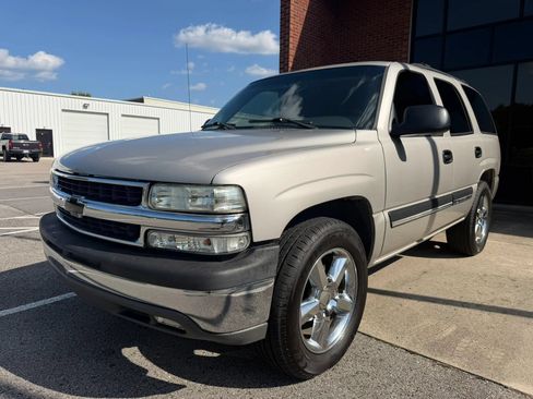 Used 2004 Chevrolet Tahoe LS RWD image 2