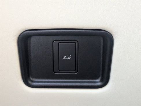 Used 2025 Land Rover Range Rover Long Wheelbase Autobiography image 27