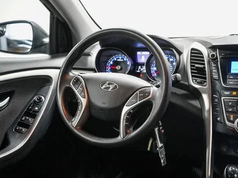 Used 2016 Hyundai Elantra GT image 15