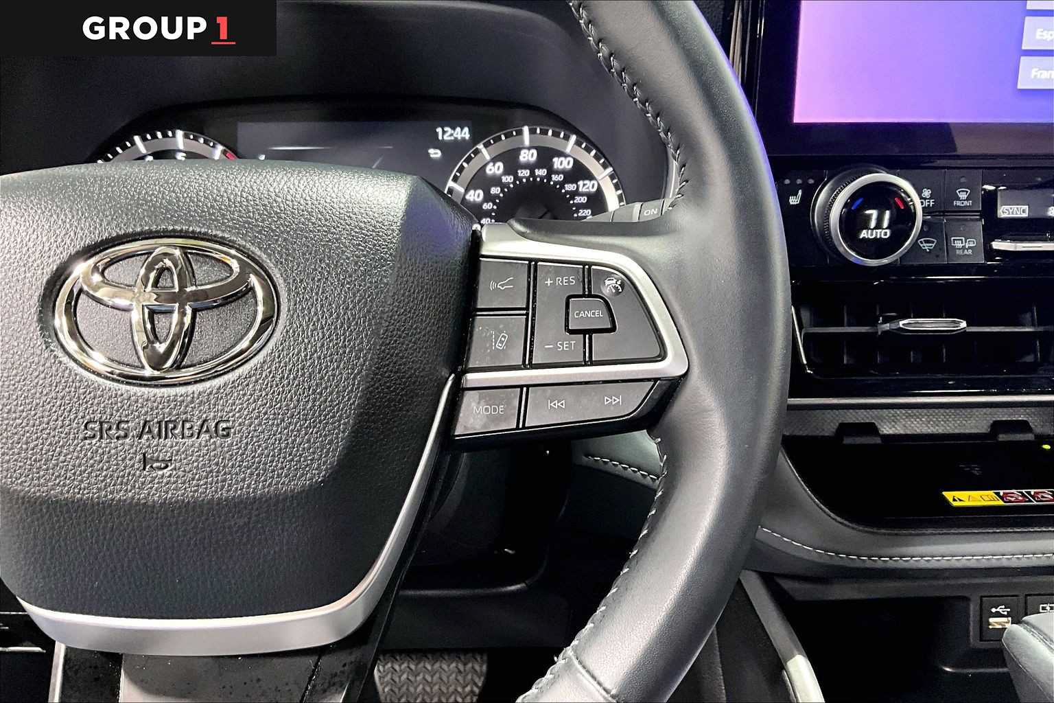 Used 2026 Toyota Highlander XLE AWD/4WD image 25