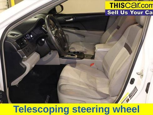 Used 2014 Toyota Camry LE image 15