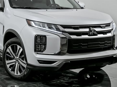 New 2025 Mitsubishi Outlander Sport SE image 2