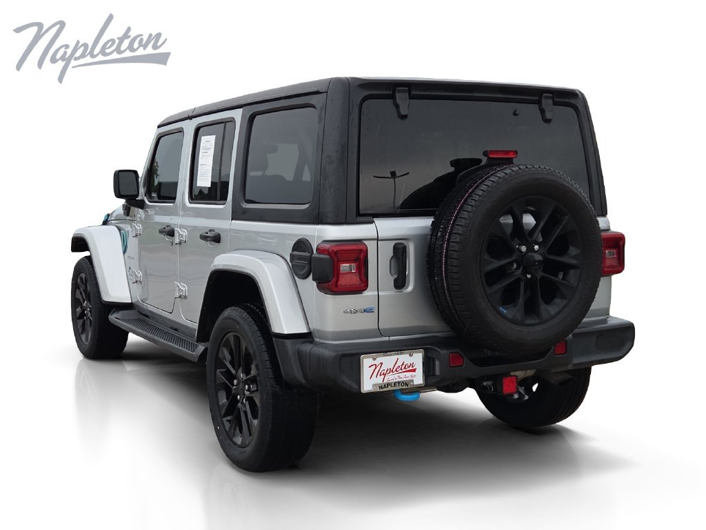 Used 2023 Jeep Wrangler Unlimited Sahara w/ Cold Weather Group AWD/4WD image 3
