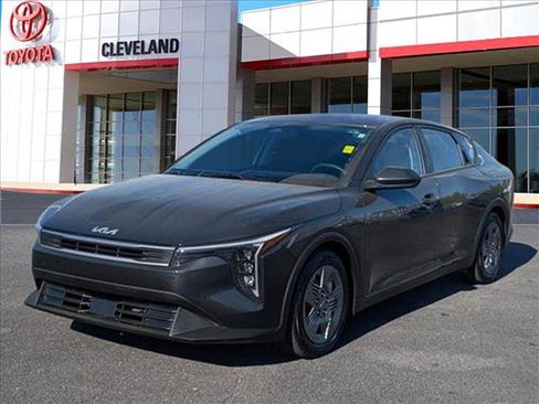 Used 2025 Kia K4 LX image 4