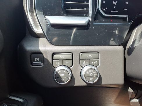 Used 2026 GMC Sierra 1500 Elevation AWD/4WD image 13