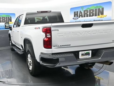 Used 2025 Chevrolet Silverado 2500 LT w/ Convenience Package AWD/4WD image 4