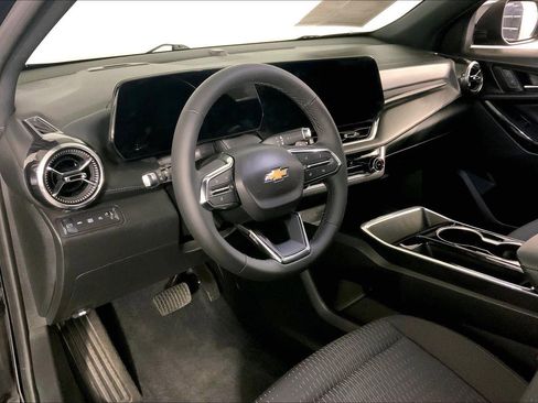 Used 2025 Chevrolet Equinox LT image 14