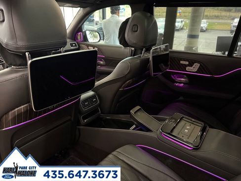 Used 2025 Mercedes-Benz Maybach GLS 600 4MATIC image 35