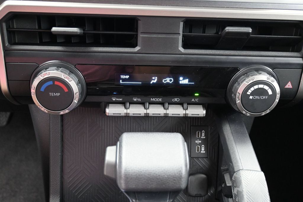 Used 2025 Toyota 4Runner SR5 AWD/4WD image 21