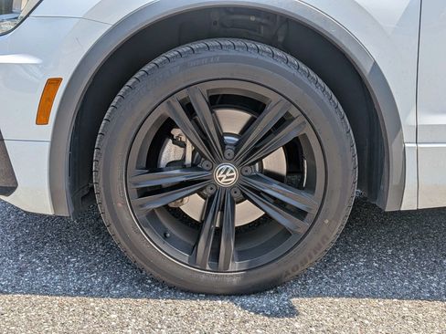 Used 2019 Volkswagen Tiguan SEL R-Line AWD/4WD image 10