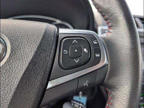 Used 2017 Toyota Camry SE FWD image 17